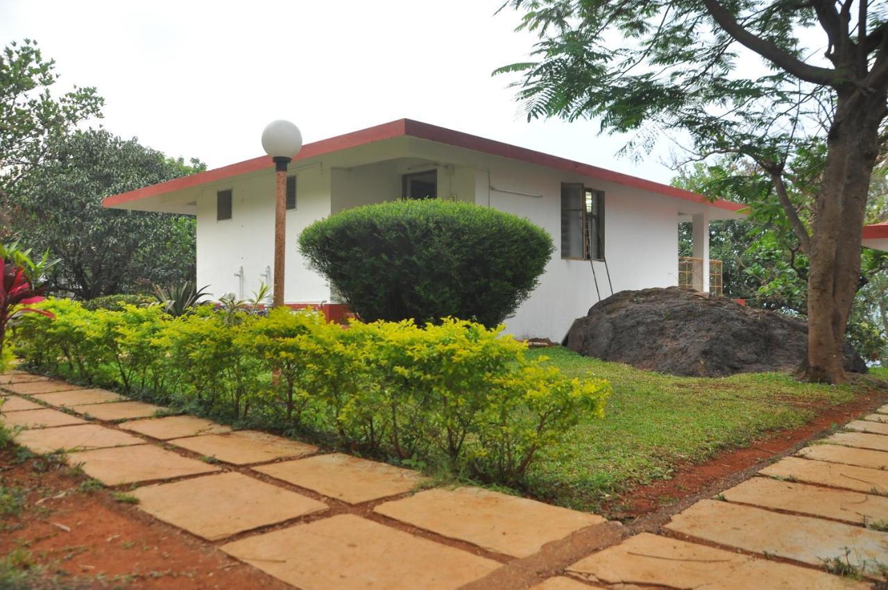 Koyna Lake Resort Koynanagar ภายนอก รูปภาพ