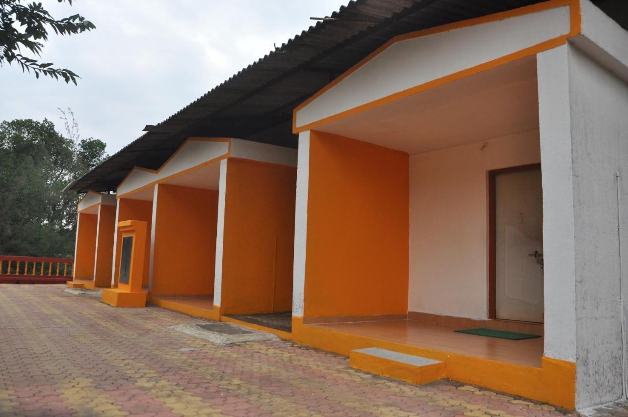 Koyna Lake Resort Koynanagar ภายนอก รูปภาพ