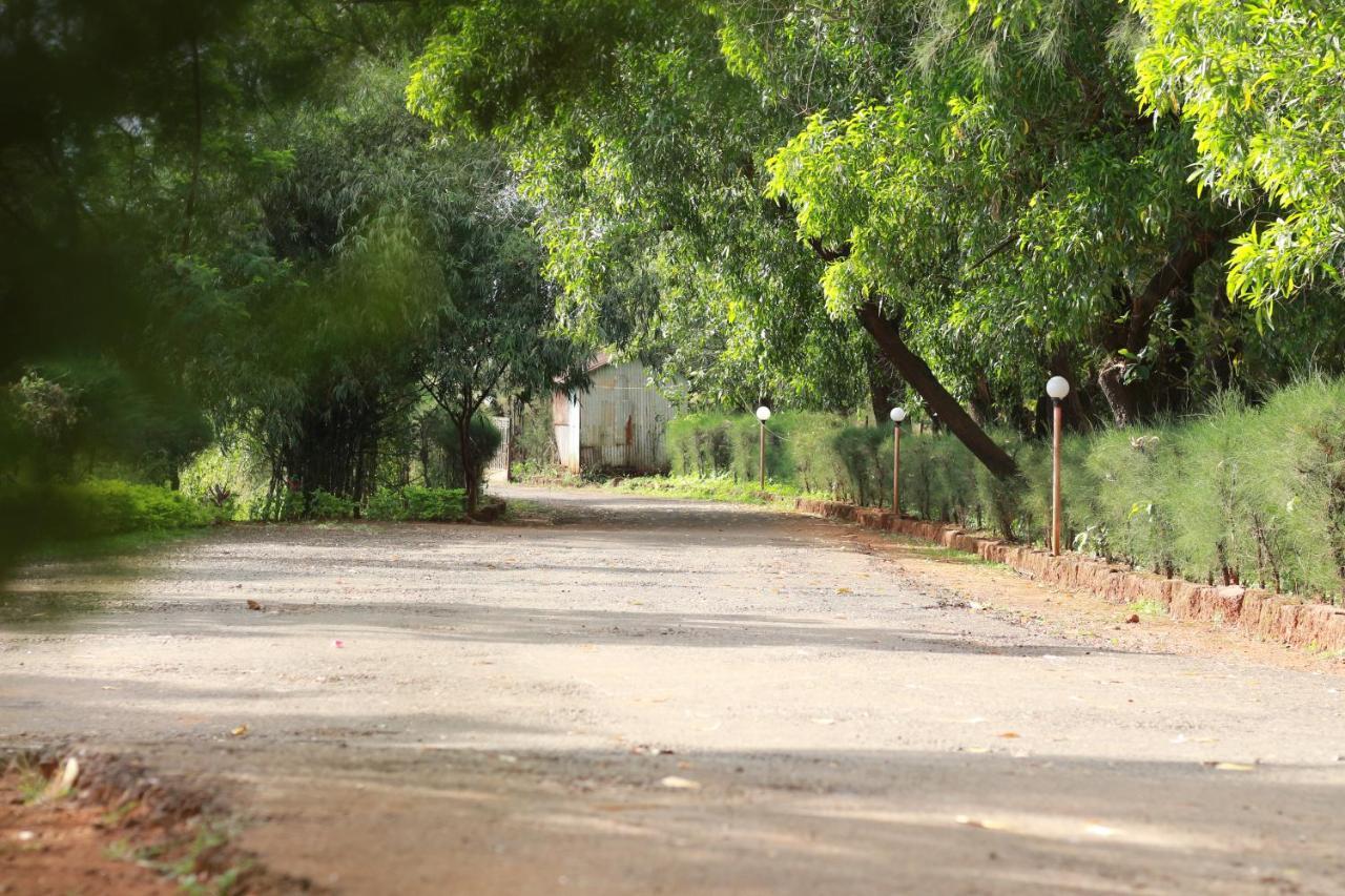 Koyna Lake Resort Koynanagar ภายนอก รูปภาพ