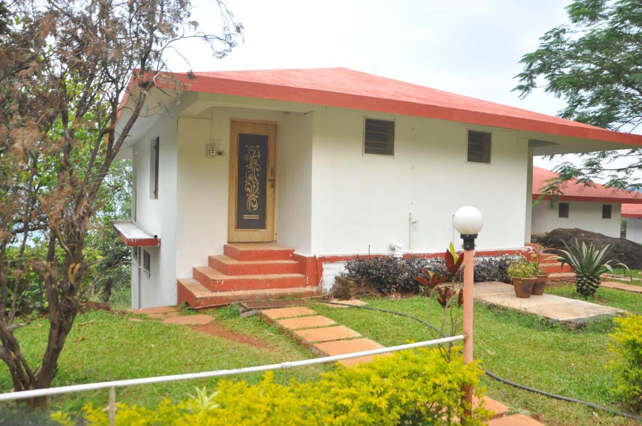 Koyna Lake Resort Koynanagar ภายนอก รูปภาพ