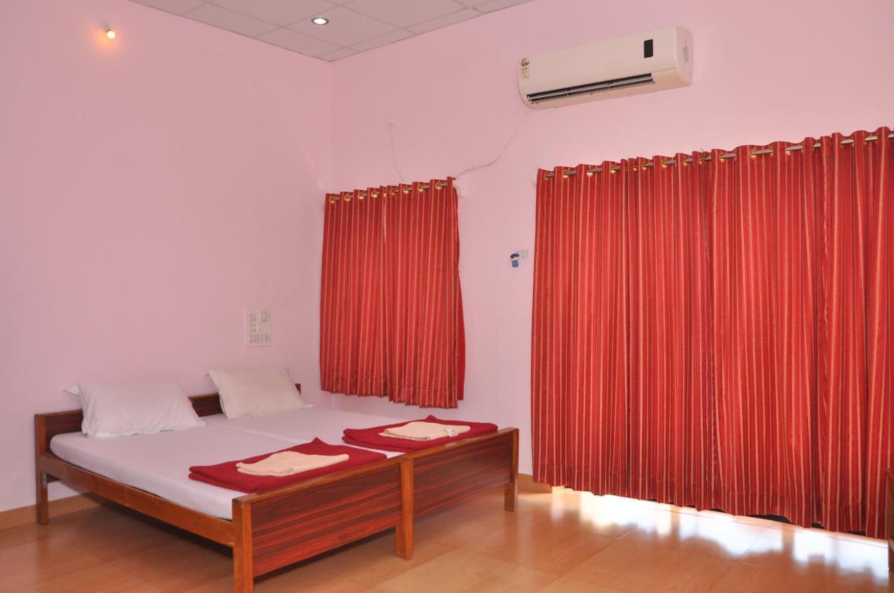 Koyna Lake Resort Koynanagar ภายนอก รูปภาพ